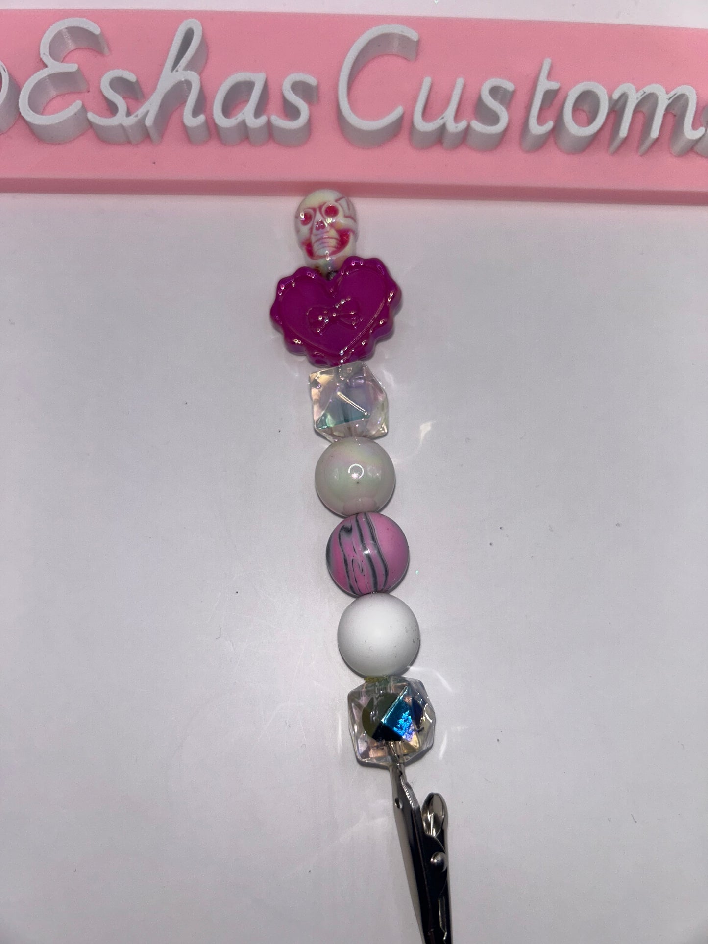 Skull clip